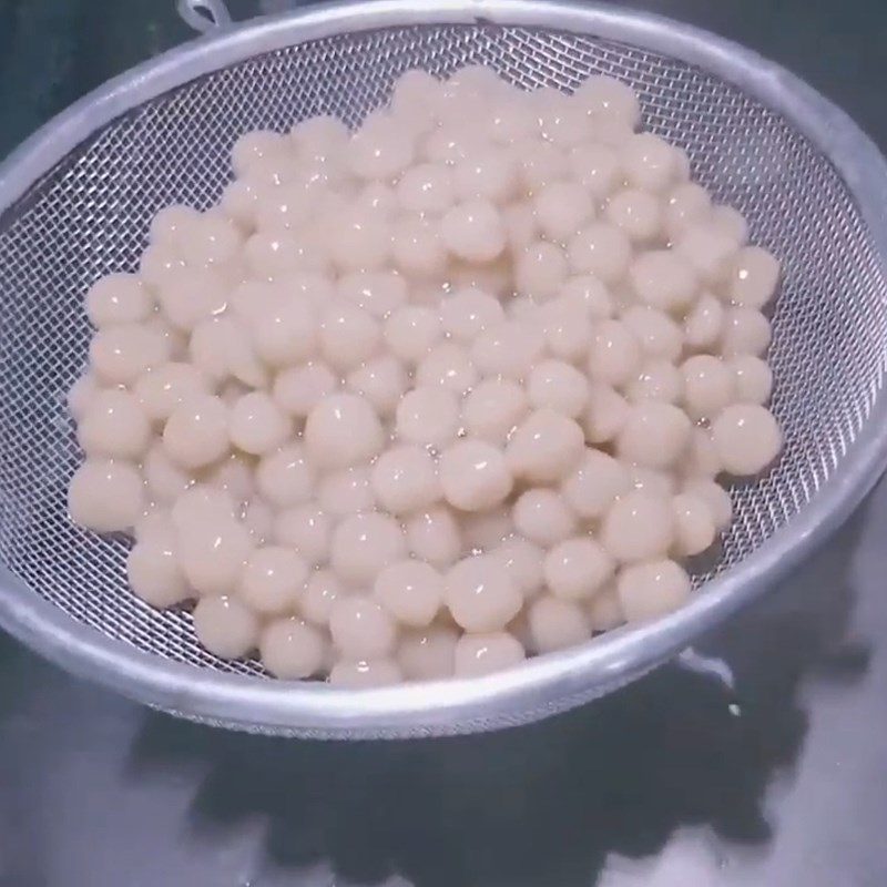 Step 4 Boiling tapioca pearls Black sugar tapioca pearls made from rice flour