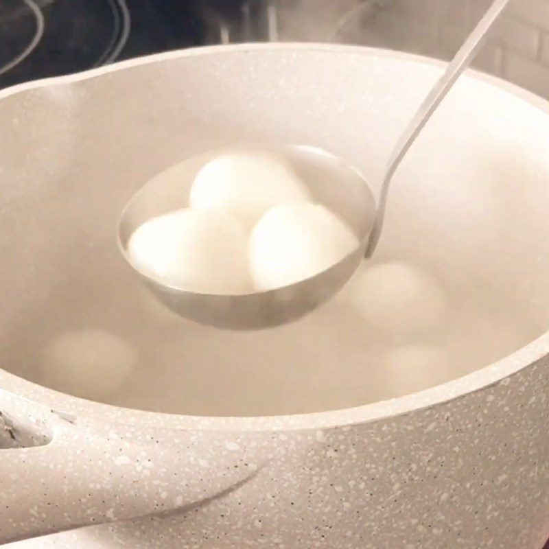 Step 2 Boil tapioca pearls and mochi cake for mochi milk tea