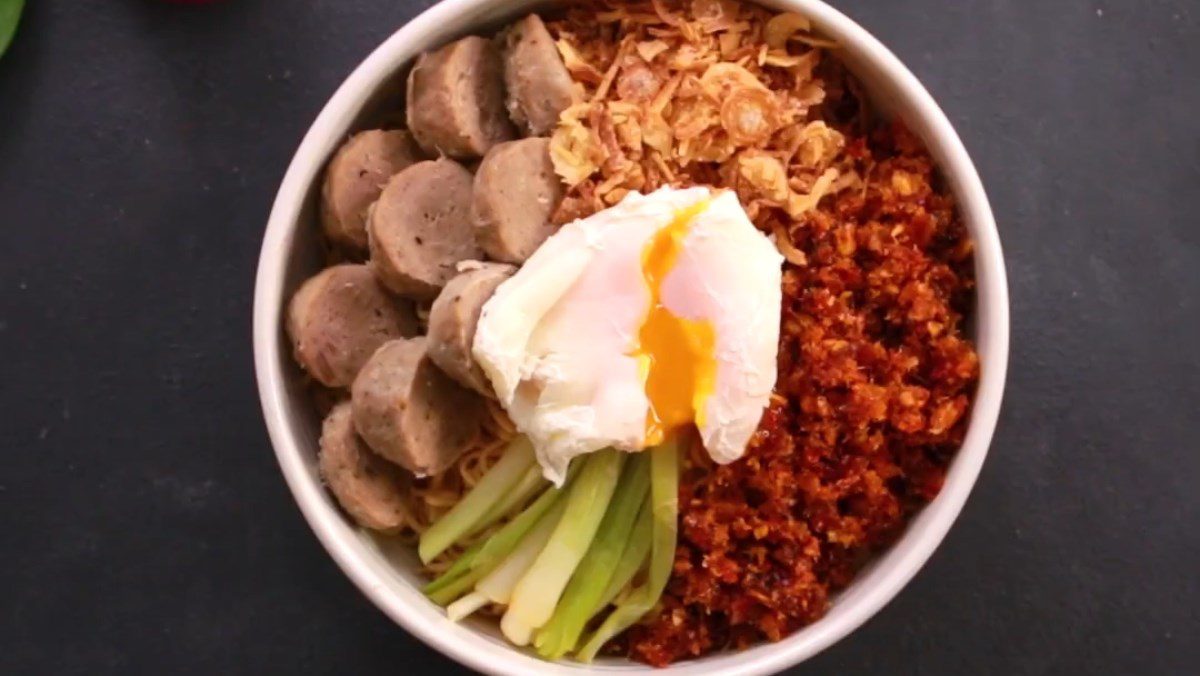2 Simple and Delicious Ways to Make Cheese-Stuffed Meatball Noodles with Chili Salt 18 Spicy Mixed Noodles with Beef Meatballs