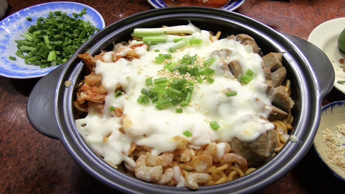 2 Simple and Delicious Ways to Make Cheese-Stuffed Meatball Noodles with Chili Salt 2 Cheese beef meatball stir-fried noodles