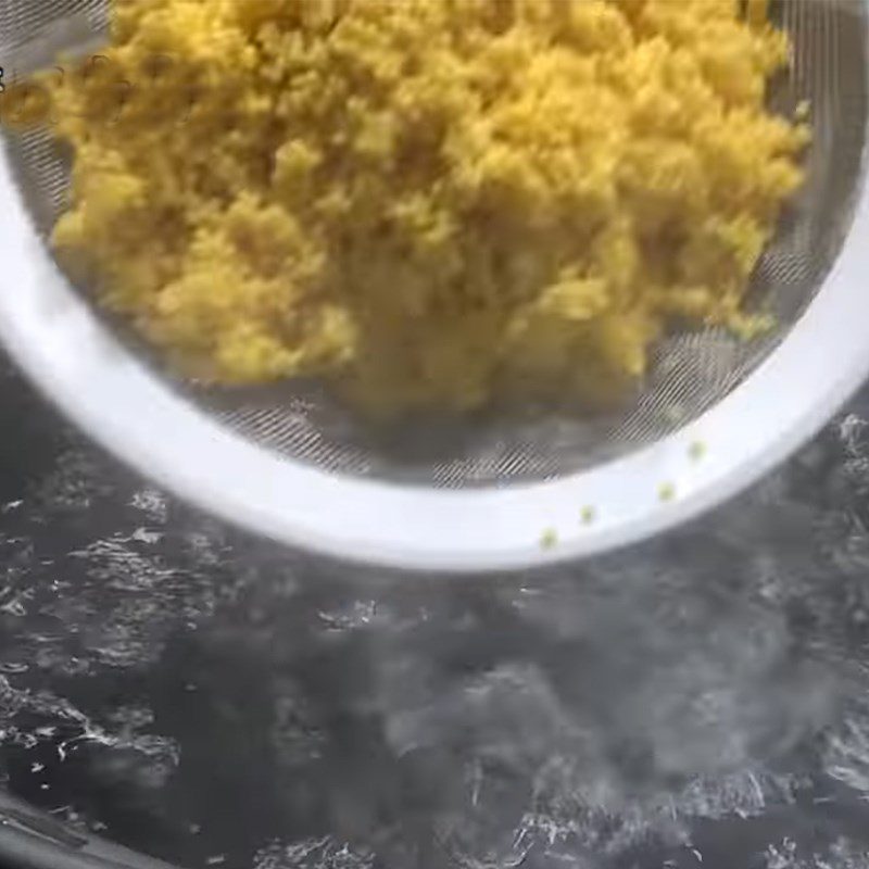 Step 3 Cooking millet with ingredients for red apple tea