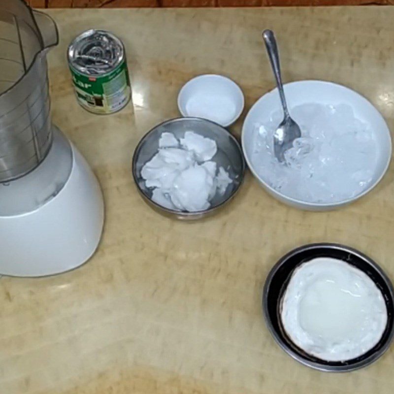 Step 1 Grate sáp coconut for sáp coconut smoothie