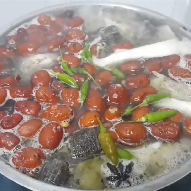 Step 4 Cooking beef with herbal medicine Herbal beef hotpot