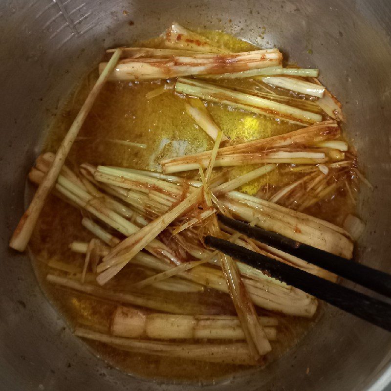 Step 3 Cooking beef noodle soup with pork bones