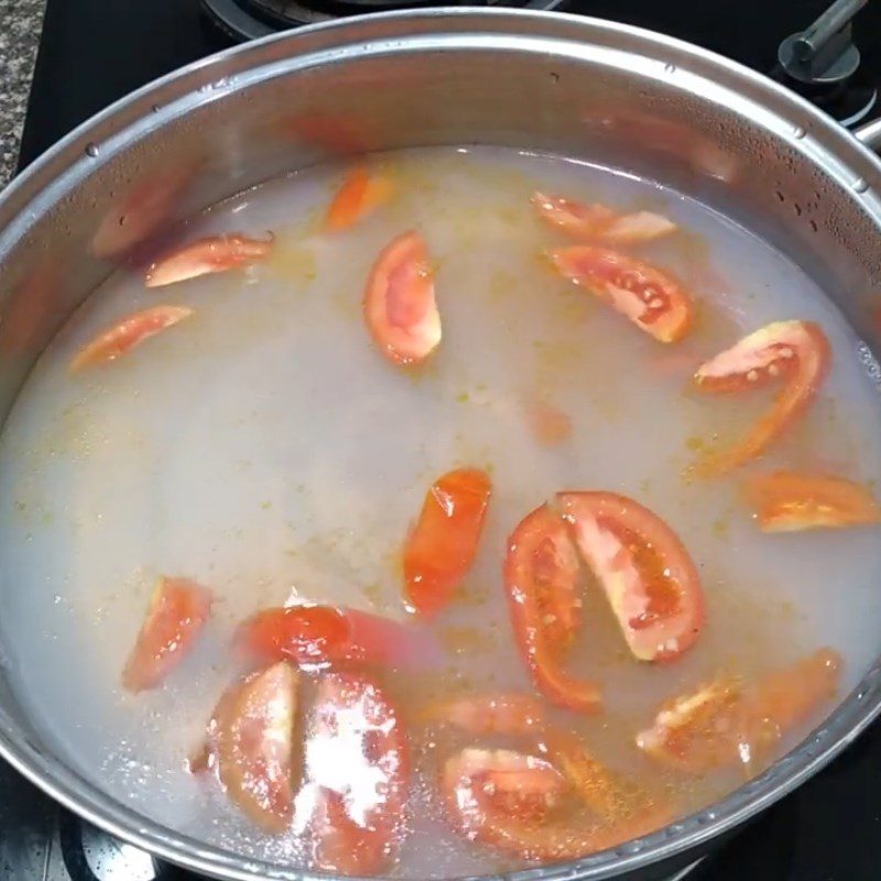 Step 4 Cook clam noodles Sour and spicy clam noodle soup