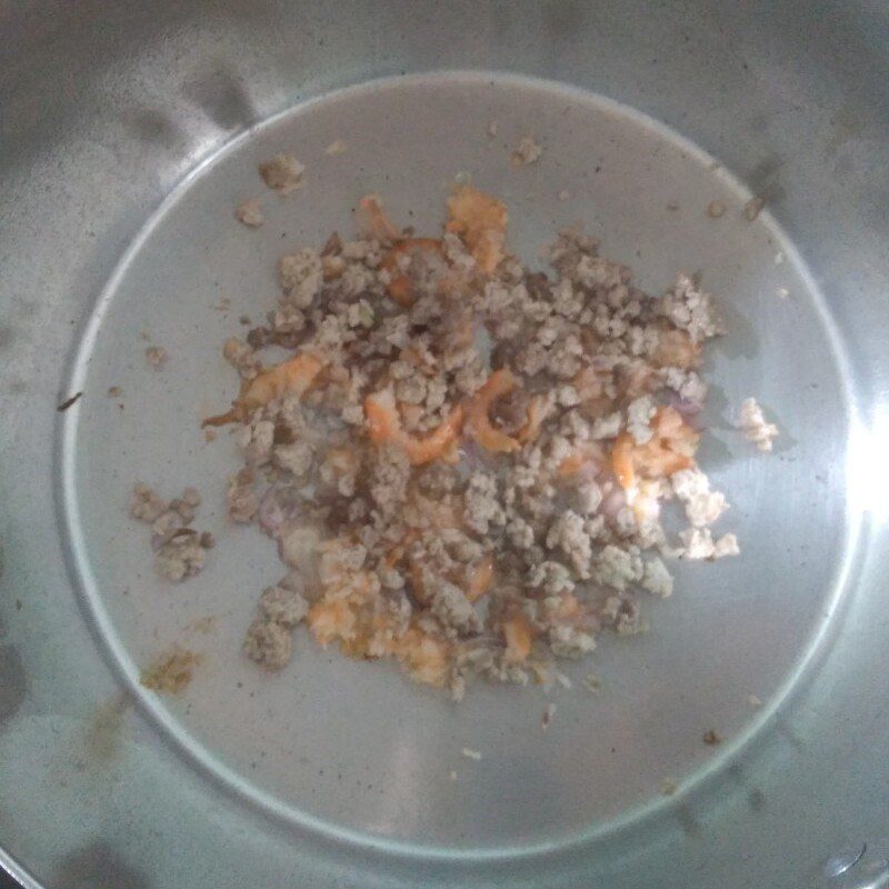 Step 2 Cook the soup Shrimp and Pork Soup
