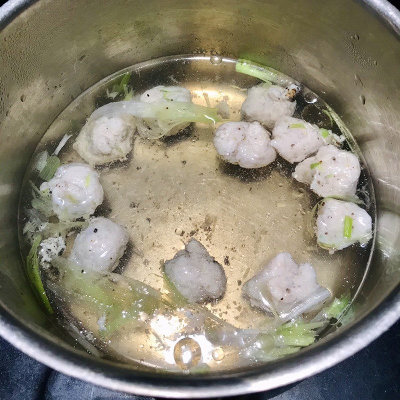 Step 2 Cooking the soup Mustard greens fish soup