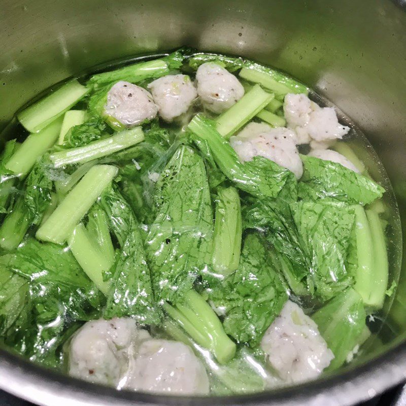 Step 2 Cooking the soup Mustard greens fish soup