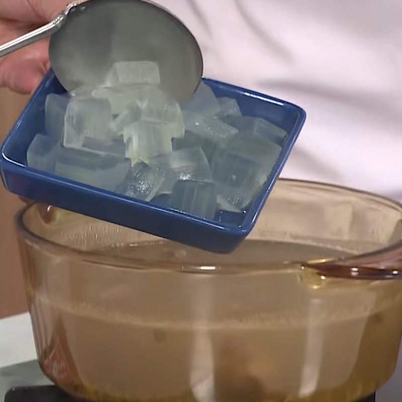 Step 7 Cook the soup with aloe vera ribs
