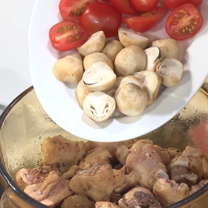 Step 4 Cook the soup Thai chicken soup