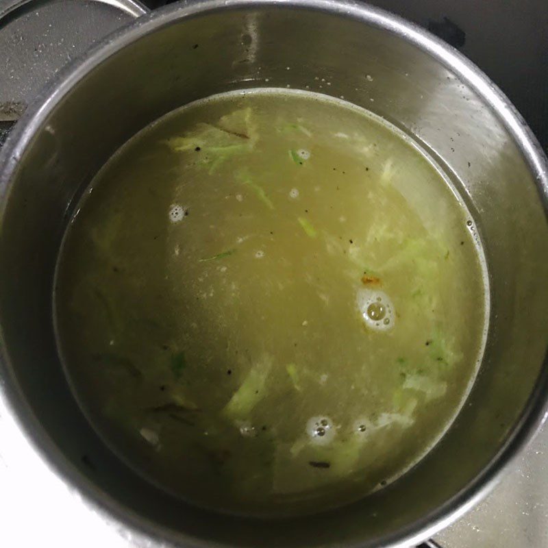 Step 3 Cook the soup Squash soup with dried shrimp and mushrooms