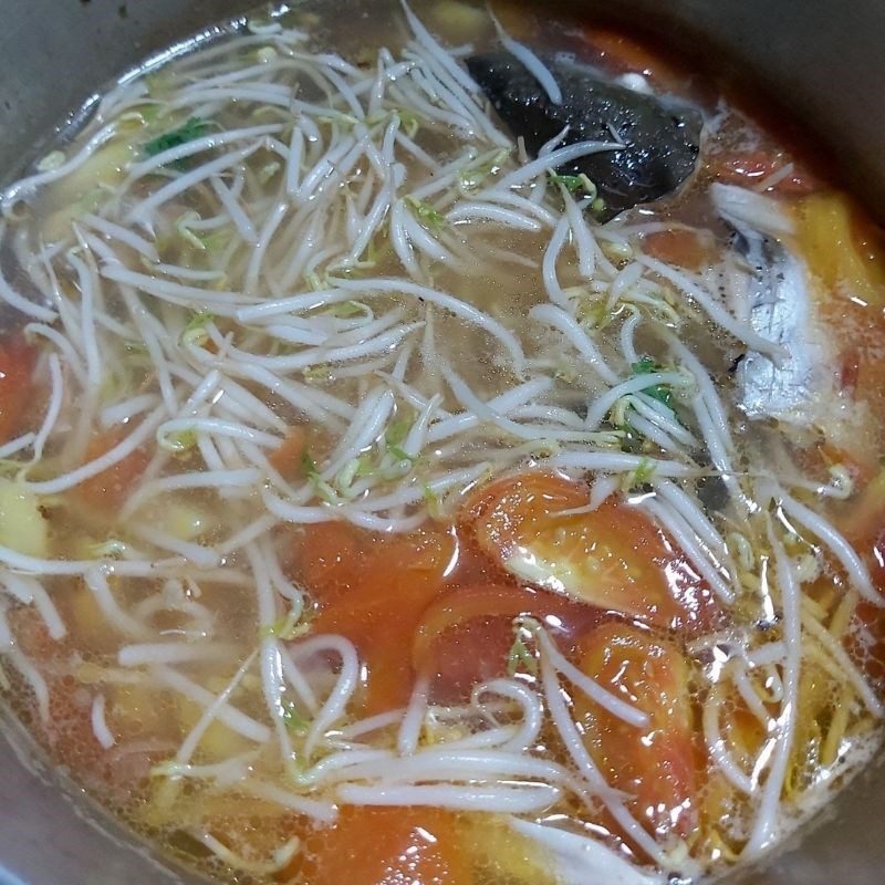 Step 4 Cooking Soup Sour Salmon Head Soup (recipe shared by users)