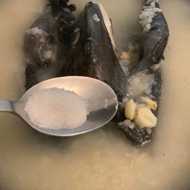 Step 2 Cooking porridge Black chicken porridge with lotus seeds (recipe shared by user)