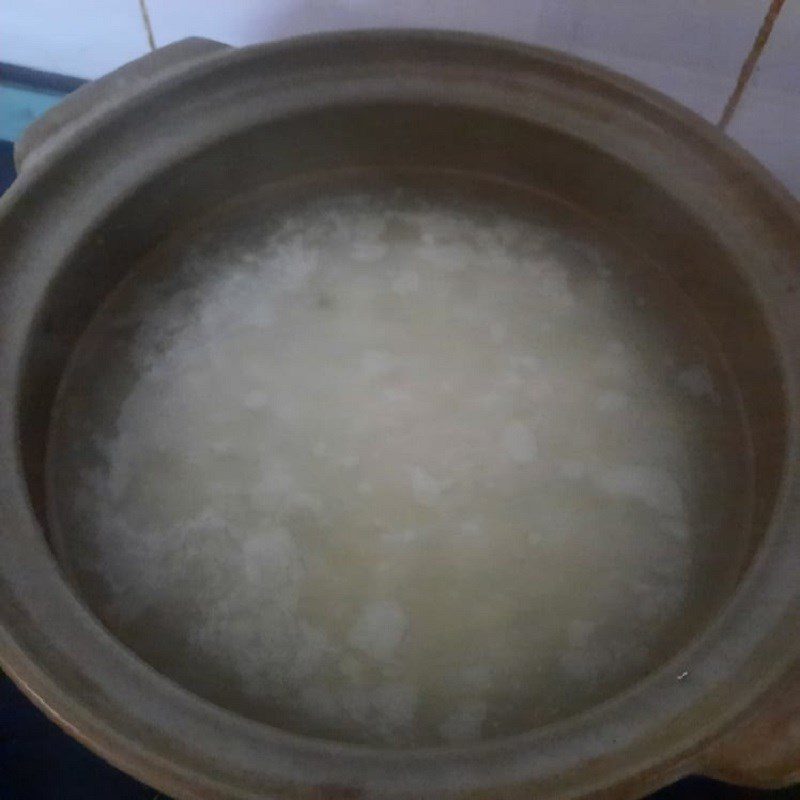Step 1 Cooking Duck Egg Porridge (recipe shared by a user)