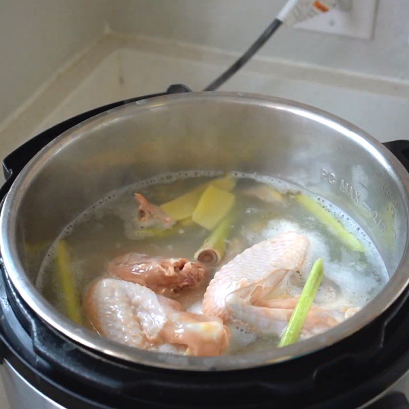 Step 3 Cooking chicken porridge with pressure cooker
