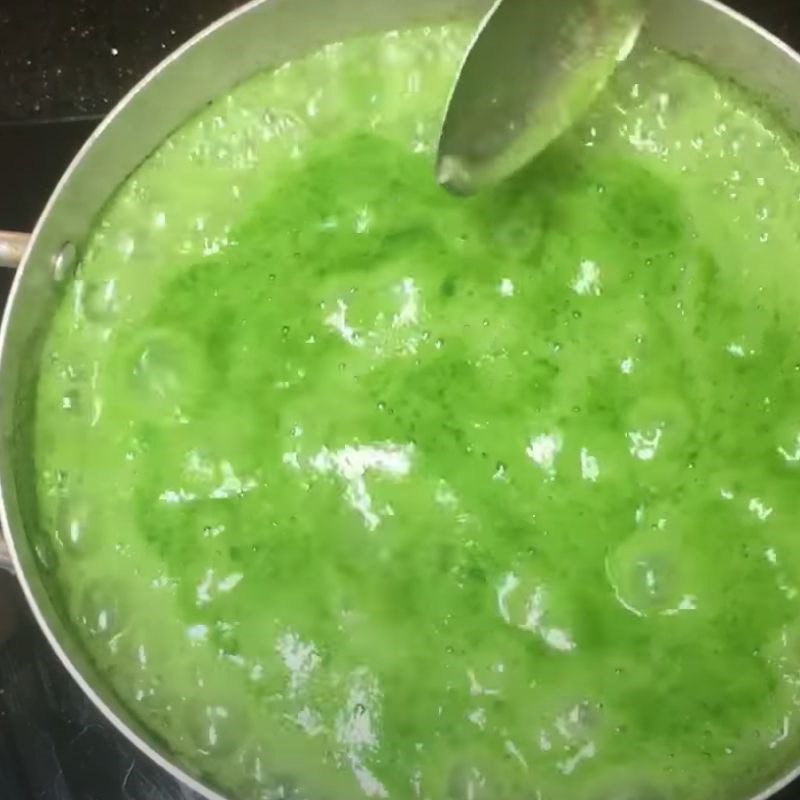 Step 3 Cooking porridge Chicken porridge with water spinach for baby
