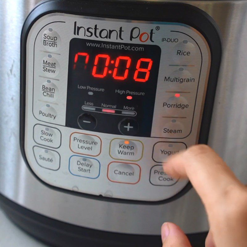 Step 3 Cooking chicken porridge with pressure cooker