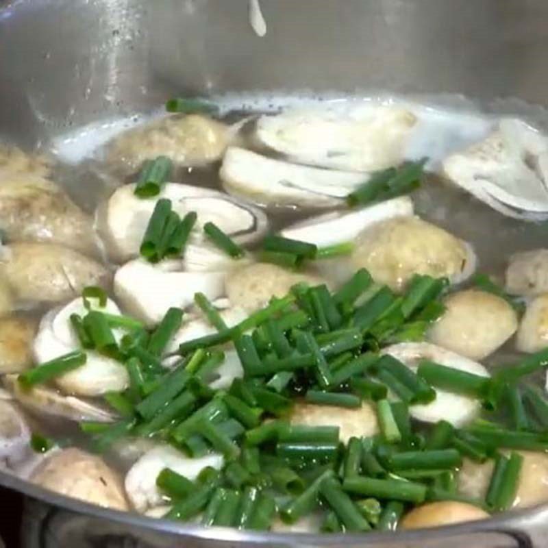 Step 5 Cook the porridge Green bean eel porridge