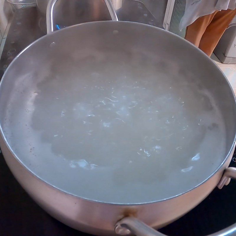 Step 4 Cook the porridge Duck embryo porridge