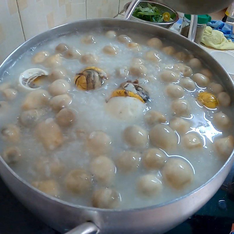 Step 4 Cook the porridge Duck embryo porridge