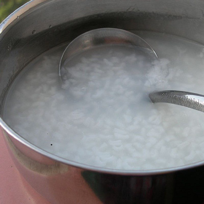 Step 3 Cooking porridge Eel porridge for babies