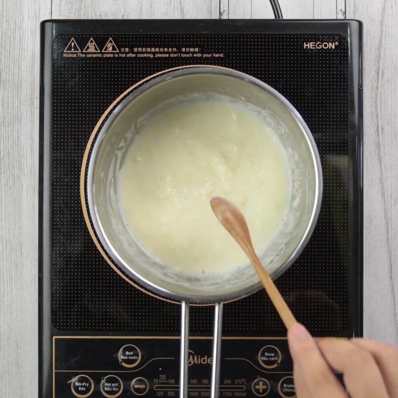 Step 3 Cook the porridge Bread porridge with powdered milk