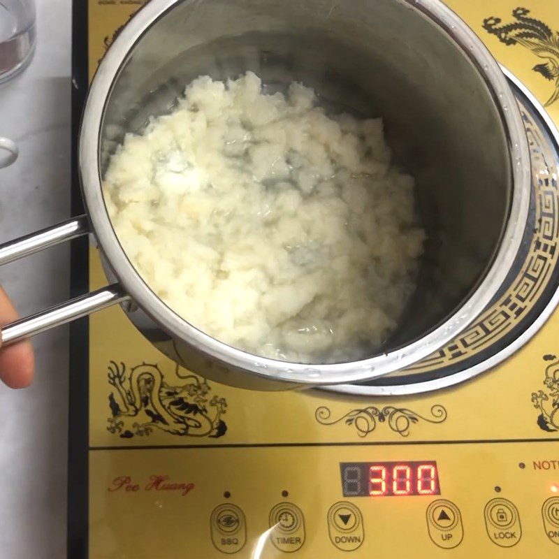 Step 3 Cook the porridge Bread porridge with apple