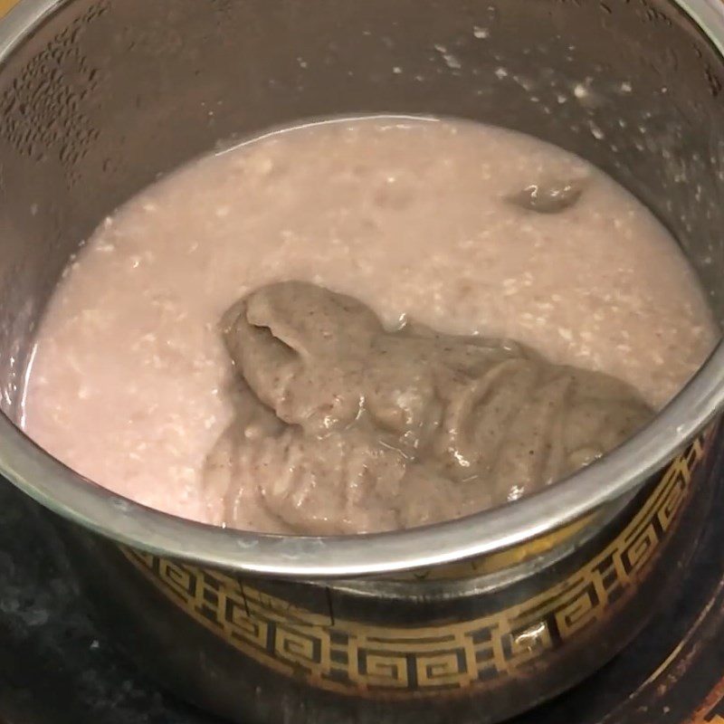 Step 3 Cooking porridge Red bean porridge with pork and zucchini