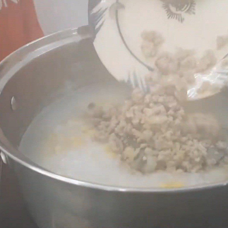 Step 4 Cooking porridge minced sea cucumber