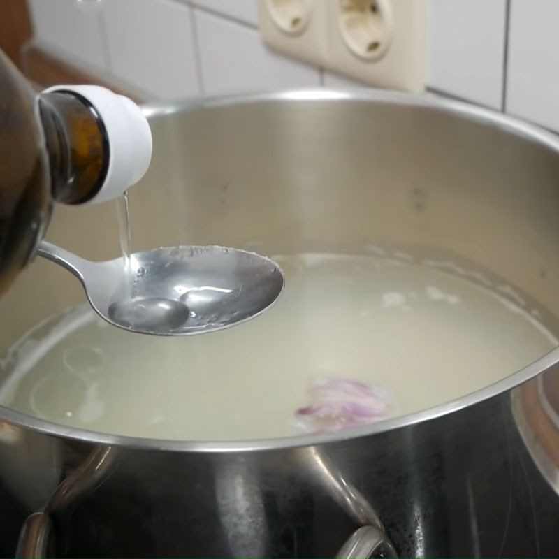 Step 4 Cooking porridge Lotus seed porridge with minced meat and eggs