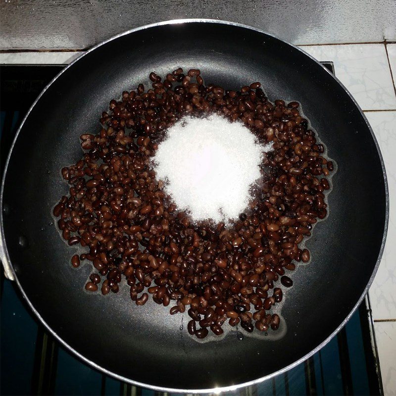 Step 3 Cooking Sweet Soup Black Bean Sweet Soup using a pressure cooker