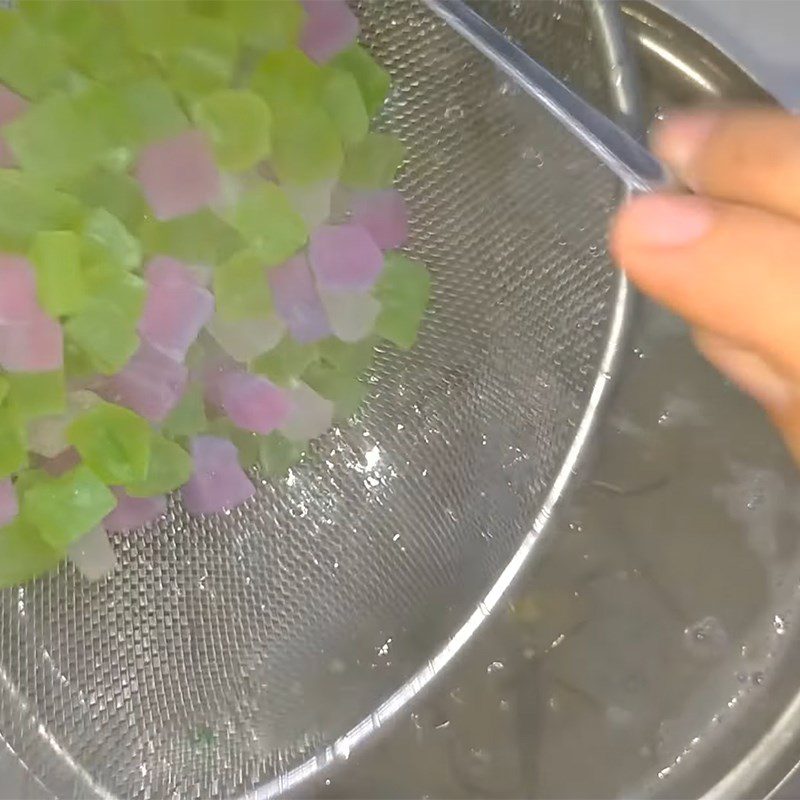 Step 3 Cook the pudding Mung bean tapioca jelly