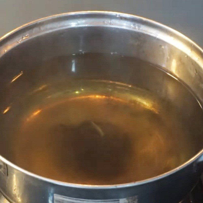 Step 4 Cooking the dessert Lotus seed and mung bean dessert