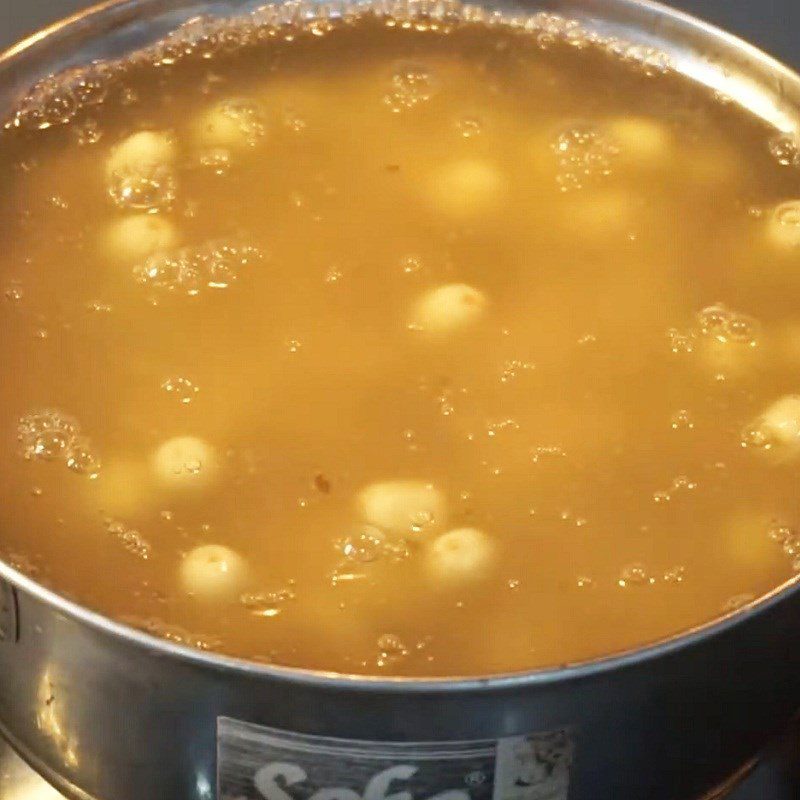 Step 4 Cooking mung bean and lotus seed dessert