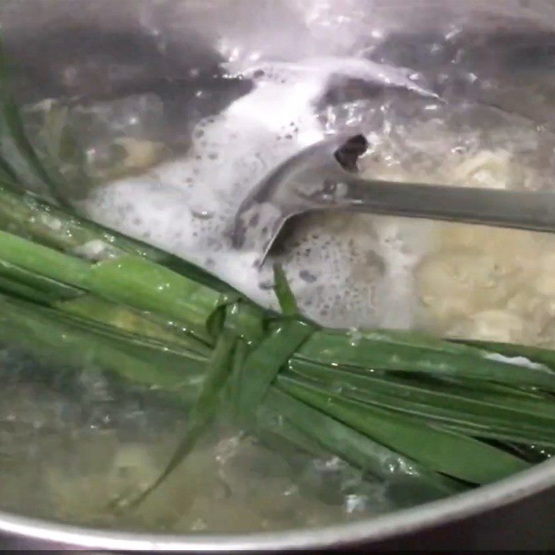 Step 3 Cook the dessert Mung bean and aloe vera dessert