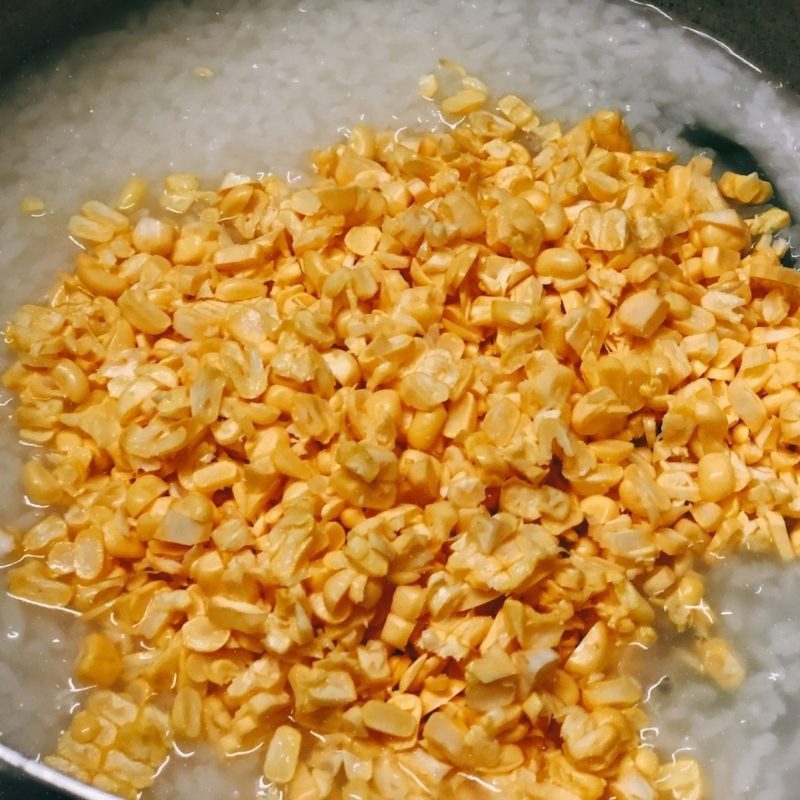 Step 3 Cook sweet corn with sticky rice Sweet corn with sticky rice (recipe shared by users)