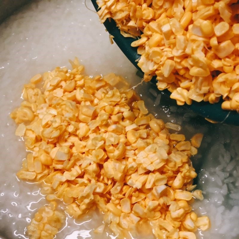 Step 3 Cook corn sweet soup with sticky rice Corn sweet soup with sticky rice (recipe shared by a user)