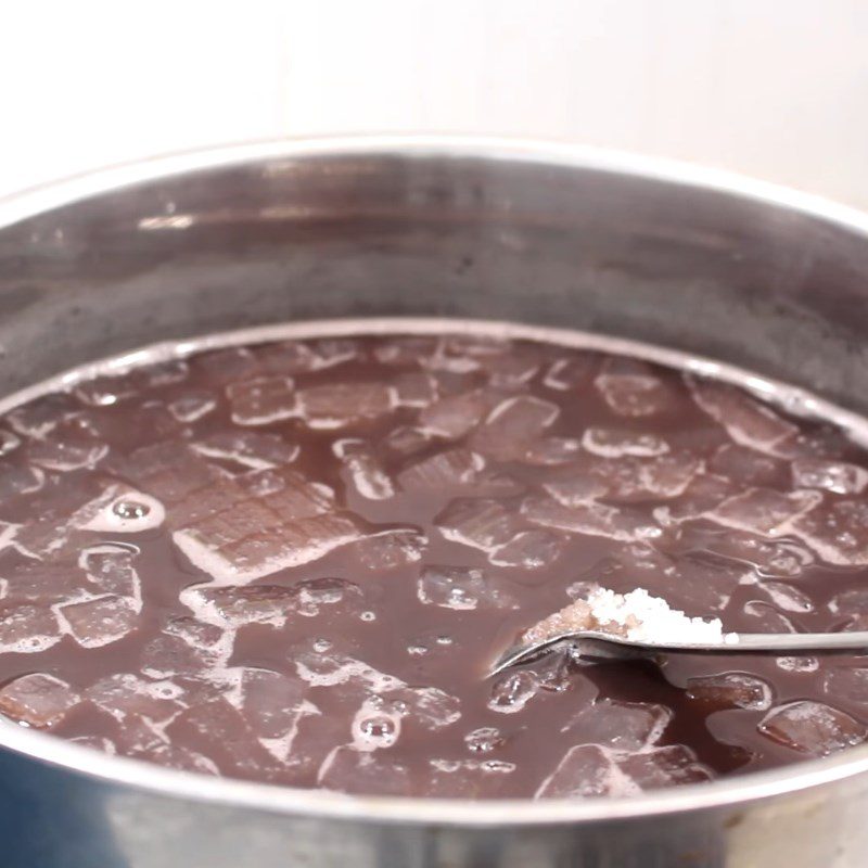 Step 3 Cooking black bean dessert with aloe vera Black bean dessert with aloe vera