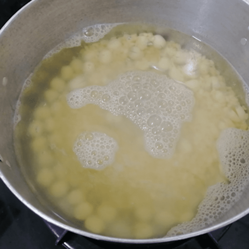 Step 2 Cooking lotus seed mung bean soup Lotus seed mung bean soup