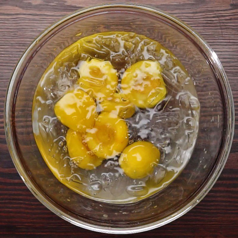 Step 3 Cook peaches with the syrup