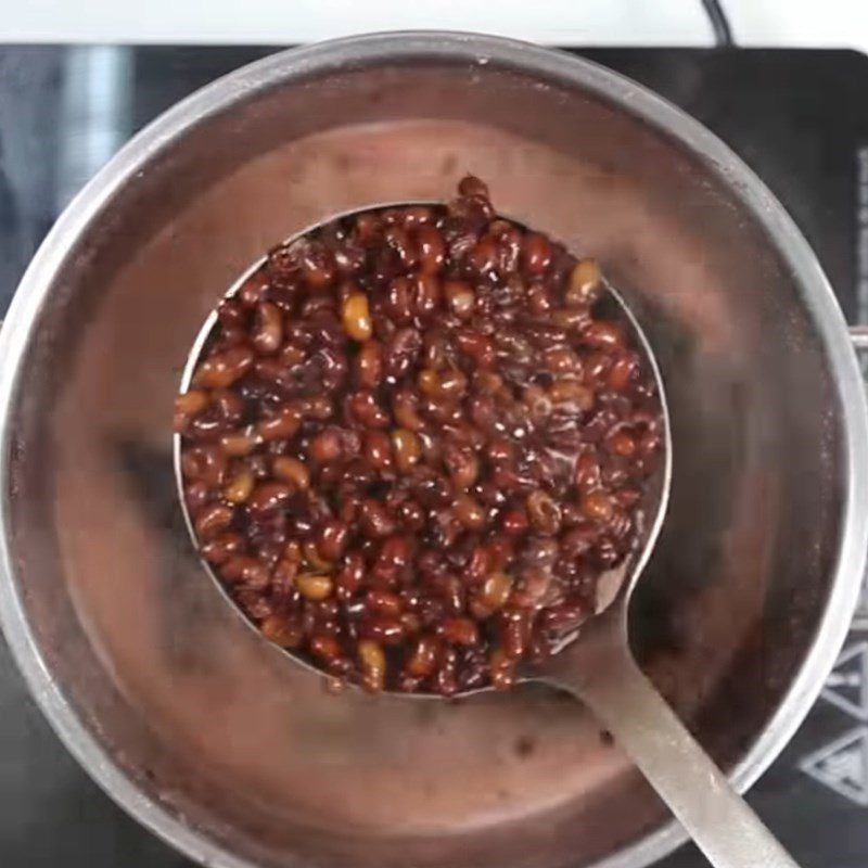 Step 2 Cook red beans for taro milk tea