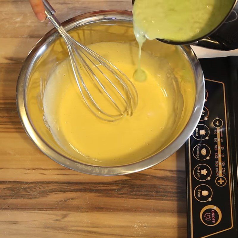 Step 4 Cook the mixture of pandan leaf egg milk cream Pandan leaf cream