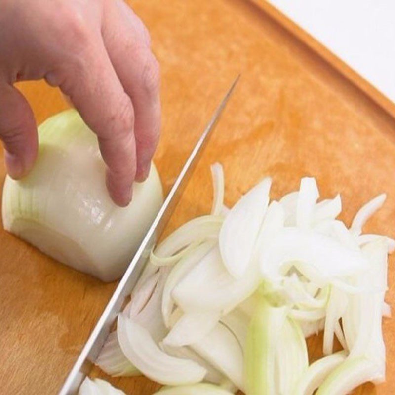 Step 1 Prepare the ingredients for Fried Pork Roll with Spicy Sauce