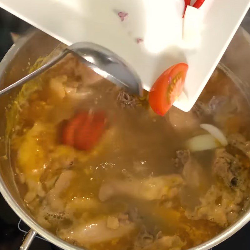 Step 3 Cook the hotpot Thai sour and spicy hotpot