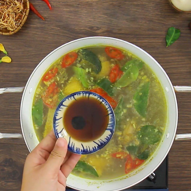 Step 3 Cook the hotpot Chicken hotpot with sour and spicy chúc leaves
