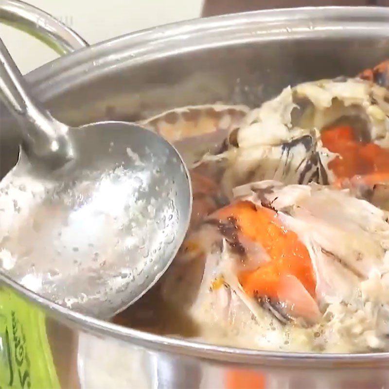 Step 4 Cooking the hot pot Crab and gourd hot pot