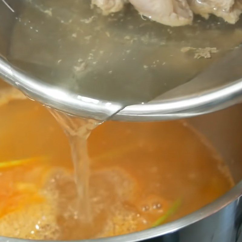 Step 3 Cook Hotpot Tom Yum Shrimp