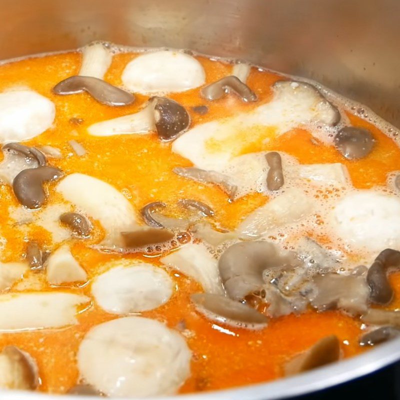 Step 3 Cook Hotpot Tom Yum Shrimp