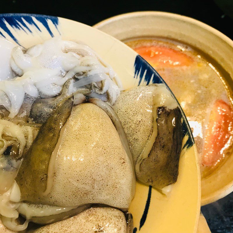 Step 3 Cooking octopus hot pot in rice water
