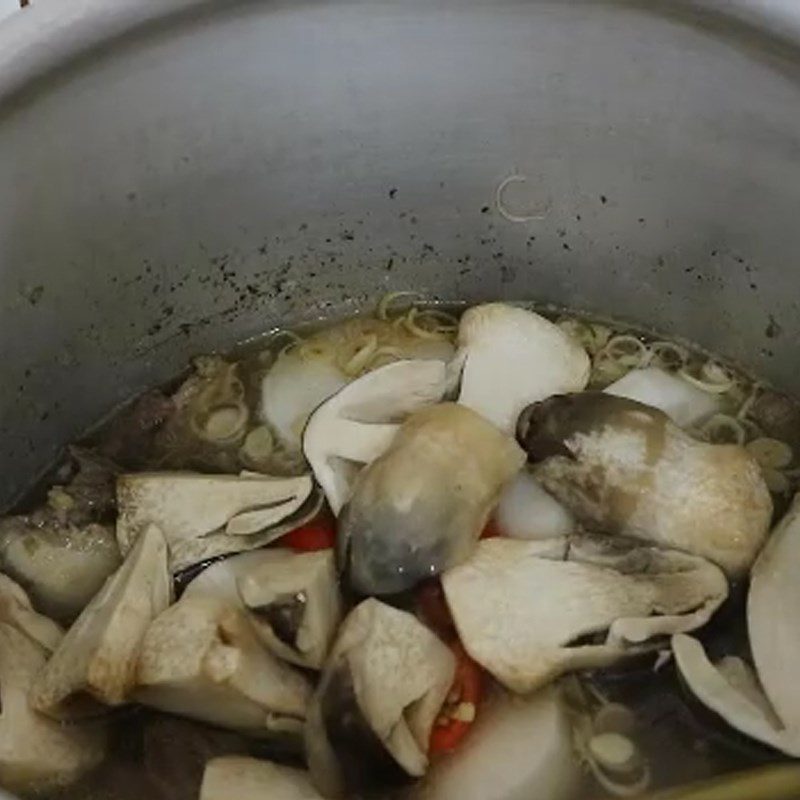 Step 4 Cooking buffalo meat hot pot with lemongrass Buffalo hot pot with lemongrass